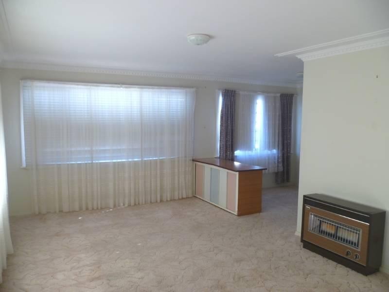 42 Lang Street, Inverell NSW 2360