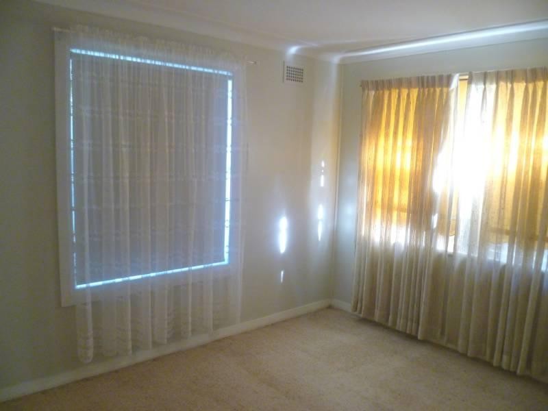 42 Lang Street, Inverell NSW 2360