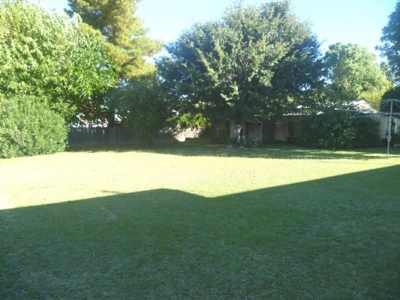42 Lang Street, Inverell NSW 2360