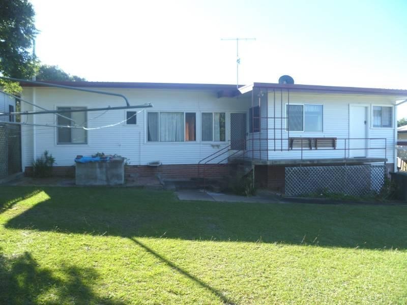 42 Lang Street, Inverell NSW 2360