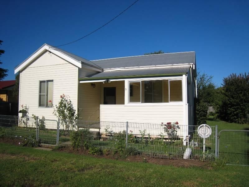 5 Tingha Road, Inverell NSW 2360