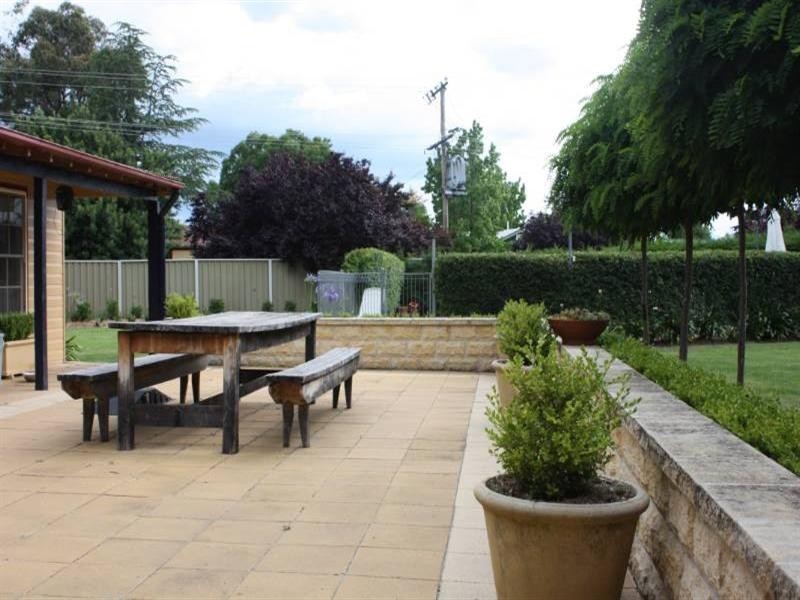 32 Brae Street, Inverell NSW 2360