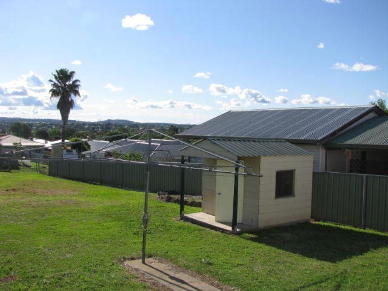 86 Moore Street, Inverell NSW 2360