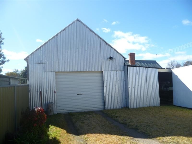90 Lawrence Street, Inverell NSW 2360