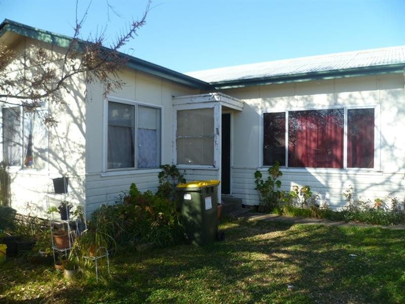 3 Girle Street, Inverell NSW 2360