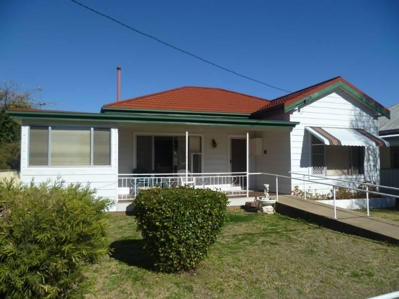 85 Brae Street, Inverell NSW 2360