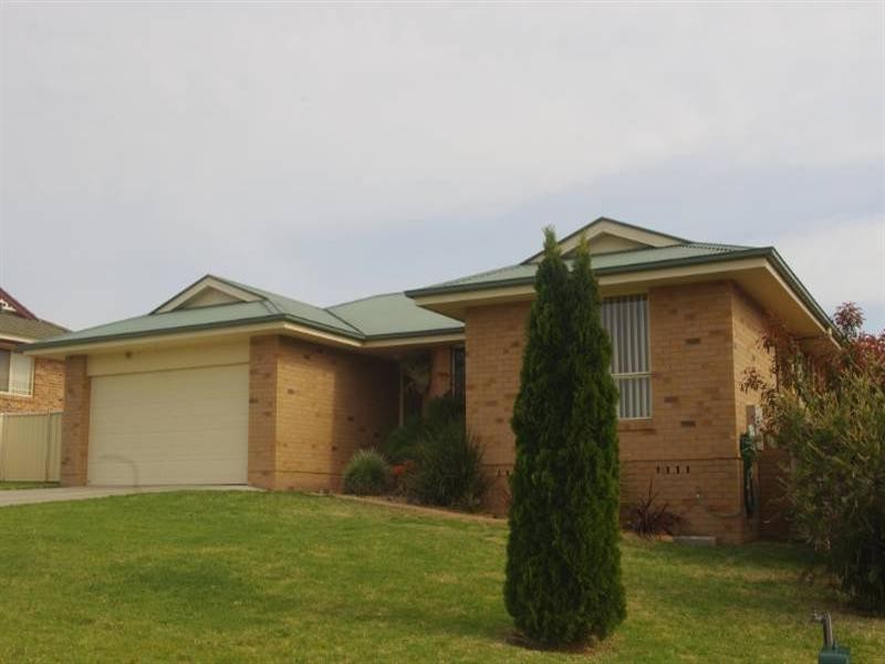 11 Crestview Place, Inverell NSW 2360