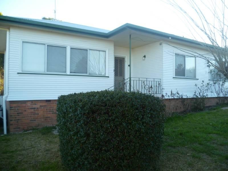 9 Carlyle Street, Inverell NSW 2360