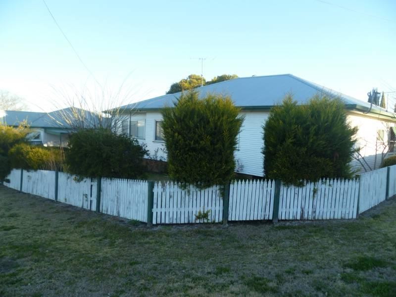 9 Carlyle Street, Inverell NSW 2360