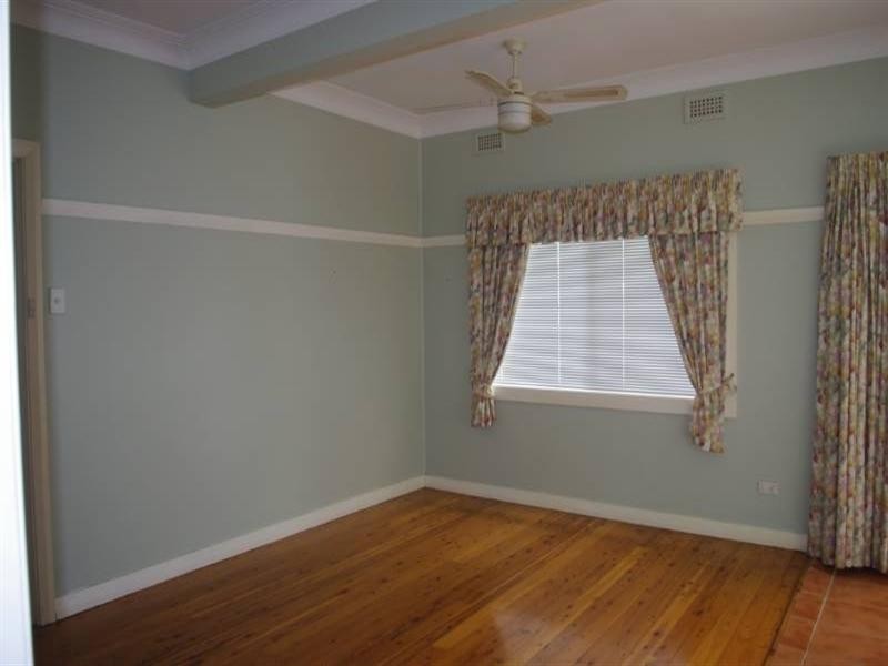 9 Carlyle Street, Inverell NSW 2360