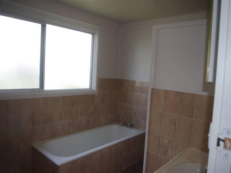 61 Henderson Street, Inverell NSW 2360