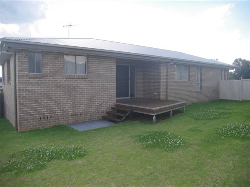 19 Kingfisher Drive, Inverell NSW 2360