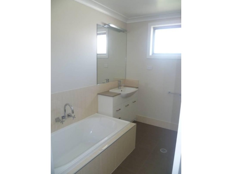 19 Kingfisher Drive, Inverell NSW 2360