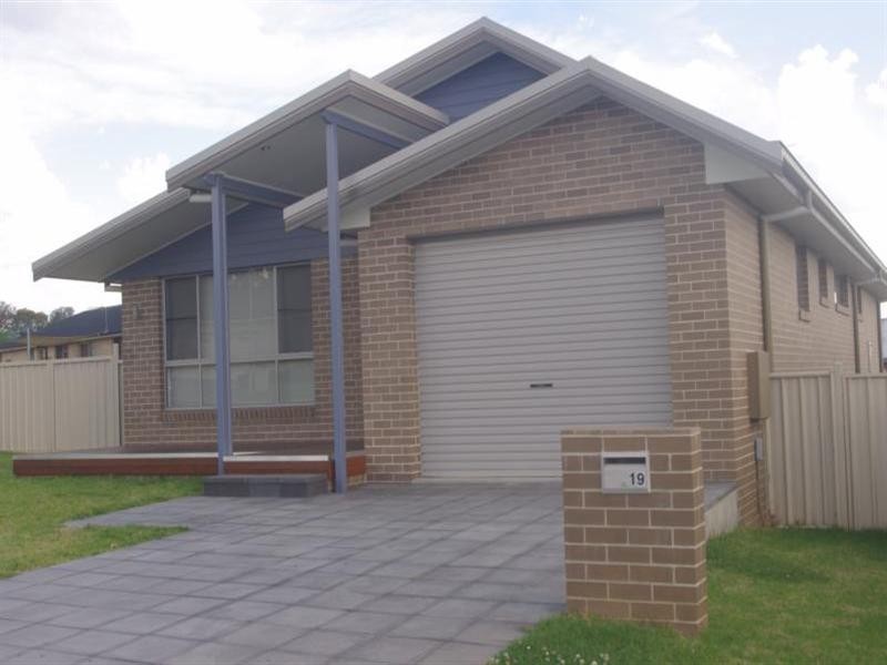 19 Kingfisher Drive, Inverell NSW 2360
