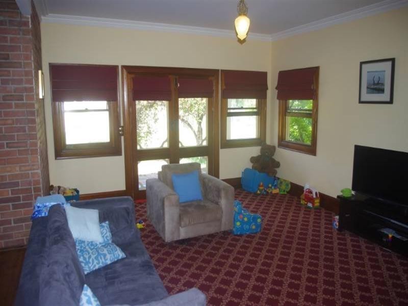 24 High Street, Inverell NSW 2360