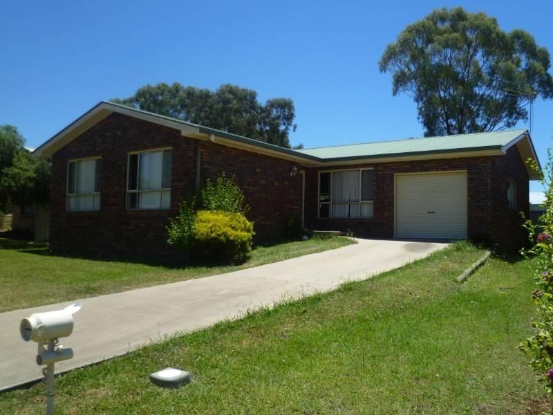 21 Angel Avenue, Inverell NSW 2360