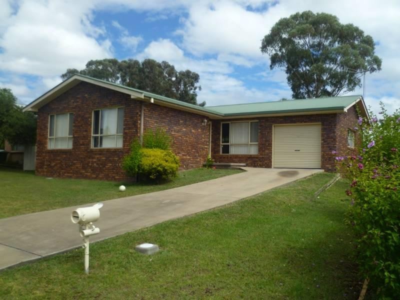 21 Angel Avenue, Inverell NSW 2360