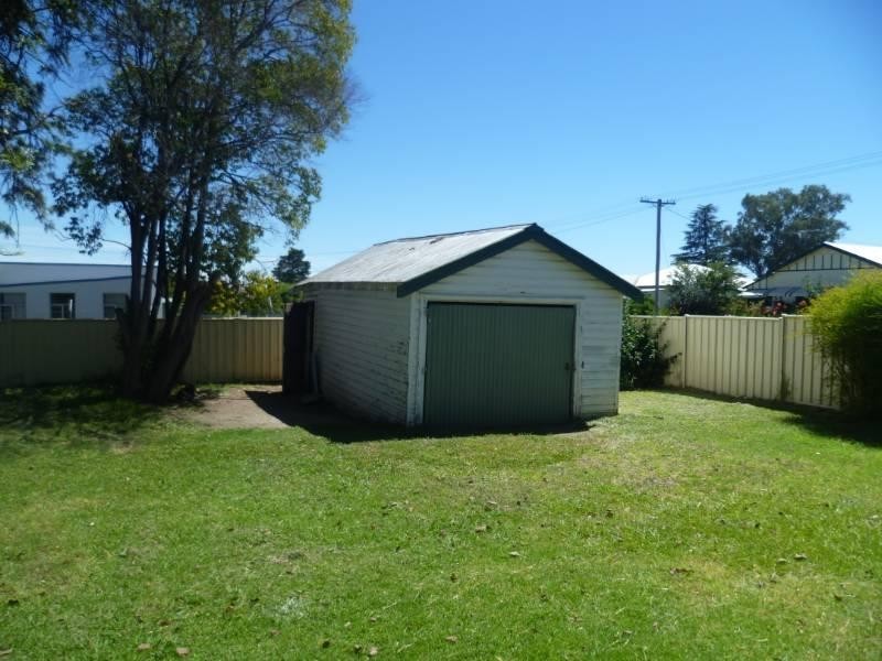 1 Avern Street, Inverell NSW 2360