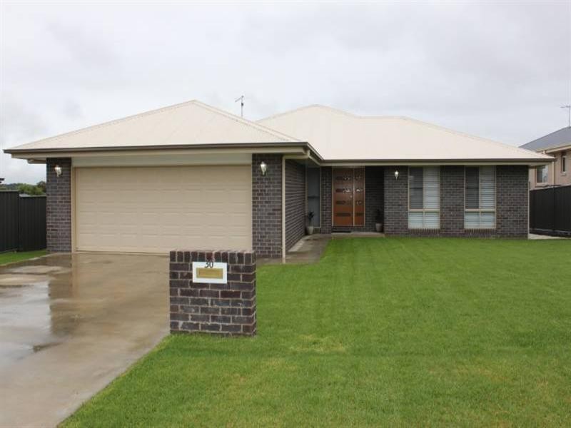 30 Kingfisher Drive, Inverell NSW 2360