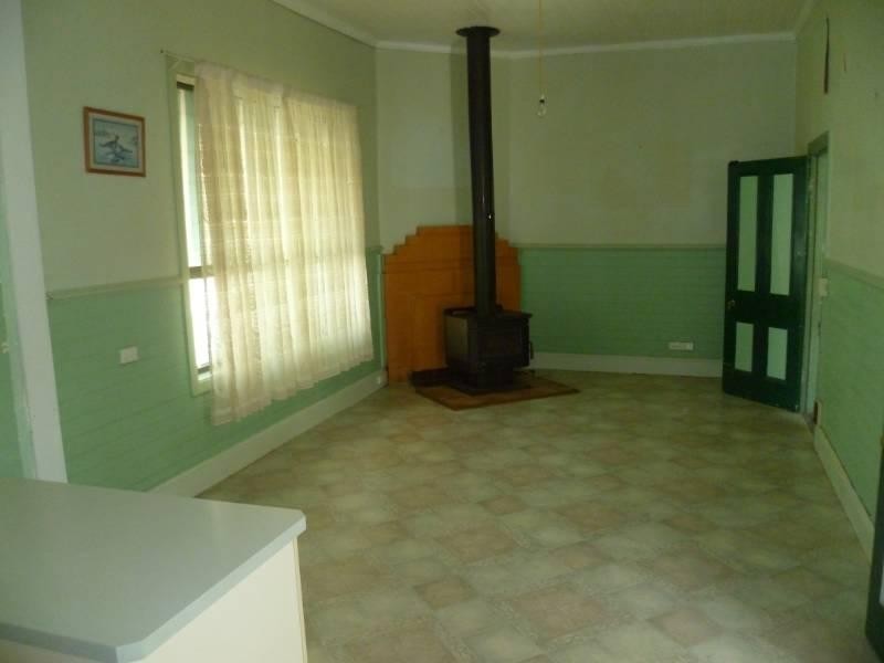 9 Chester Street, Inverell NSW 2360