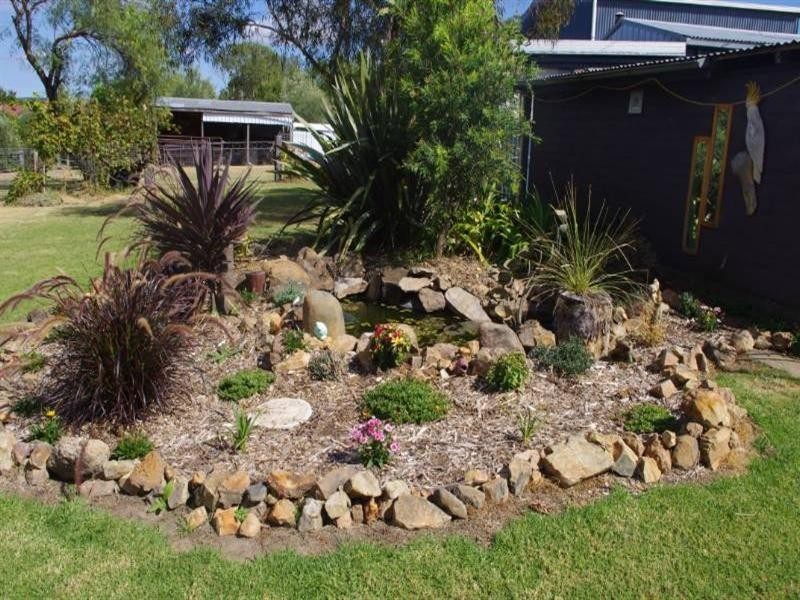 17 Delvyn Drive, Inverell NSW 2360