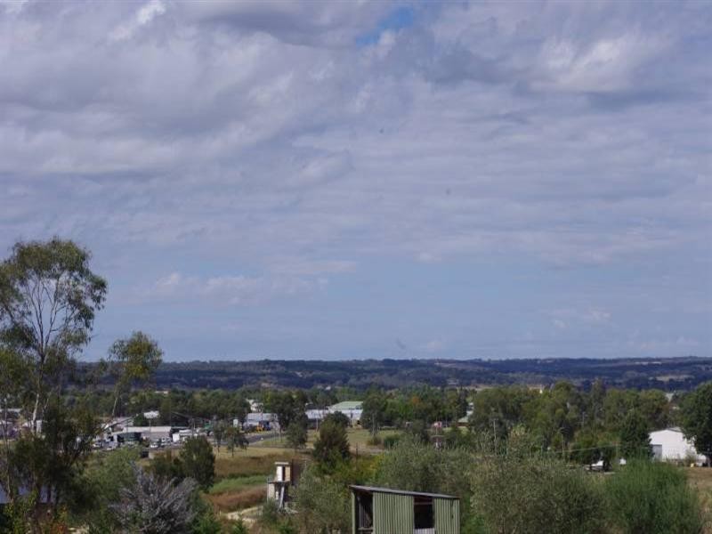 17 Delvyn Drive, Inverell NSW 2360