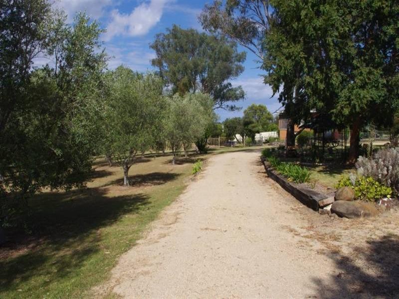 17 Delvyn Drive, Inverell NSW 2360
