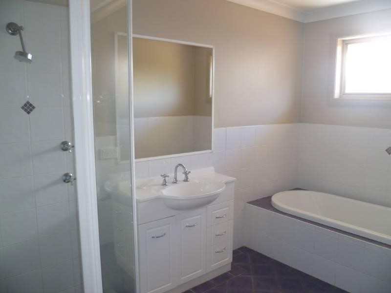 4 Coolibah Drive, Inverell NSW 2360