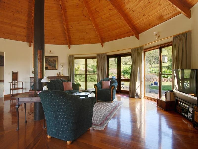 10 Parry Drive, Bowral NSW 2576