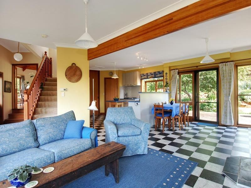 10 Parry Drive, Bowral NSW 2576