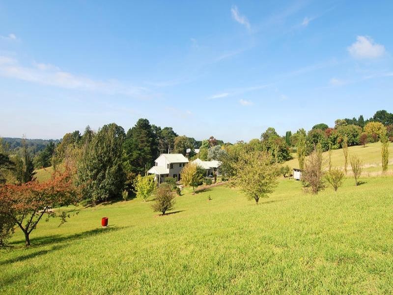 10 Parry Drive, Bowral NSW 2576