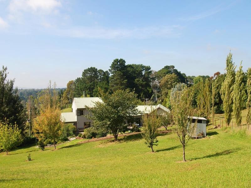 10 Parry Drive, Bowral NSW 2576