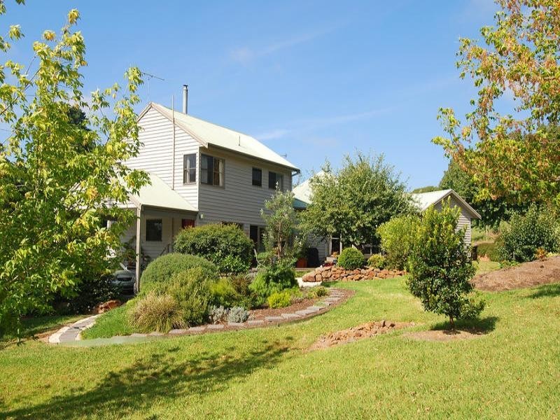 10 Parry Drive, Bowral NSW 2576