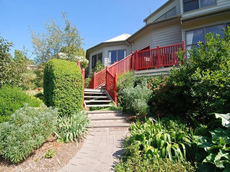 10 Parry Drive, Bowral NSW 2576