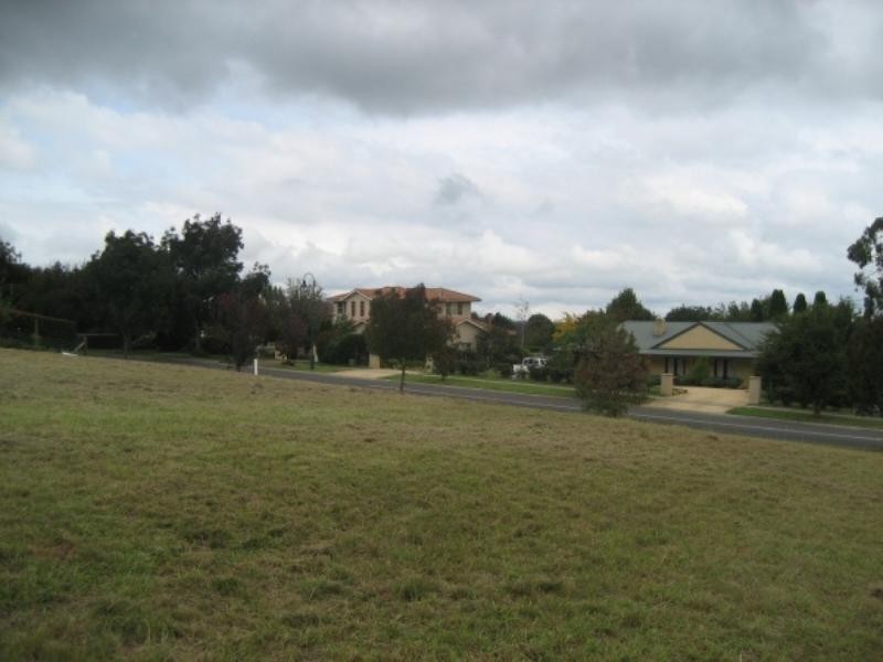 32 Highland Drive, East Bowral NSW 2576