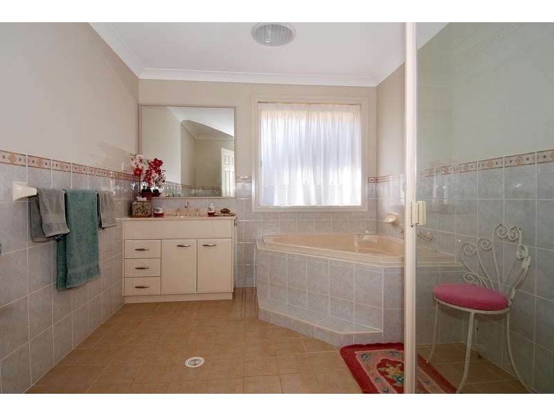 8 Barrengarry Street, Robertson NSW 2577