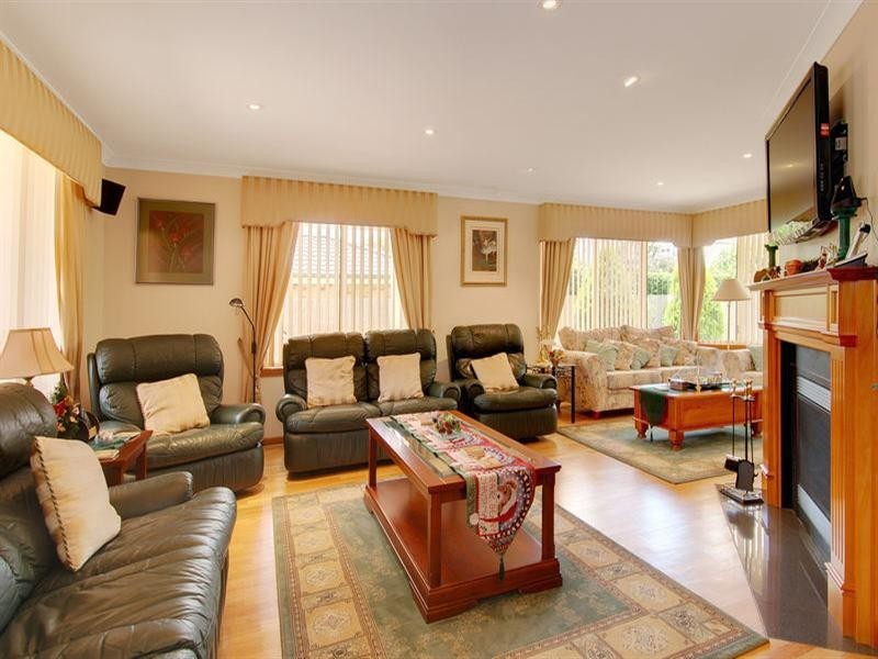 17 Linden Way, East Bowral NSW 2576