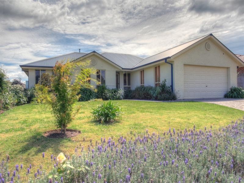 60 Emily Circuit, East Bowral NSW 2576