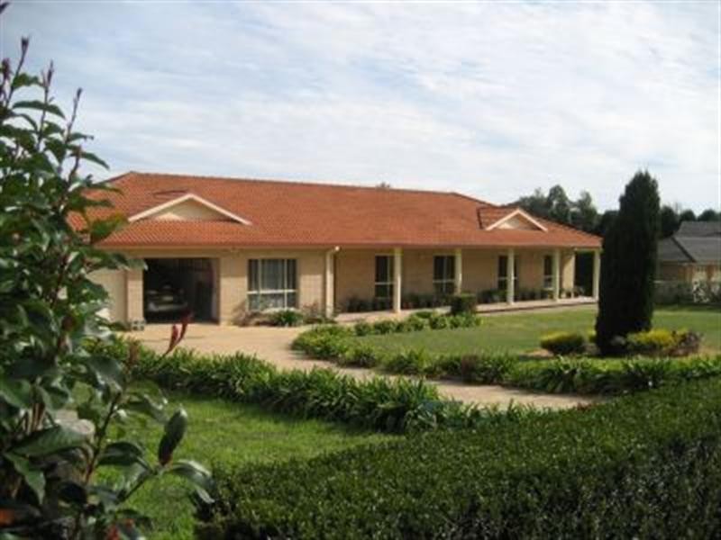 12 Carisbrooke Row, East Bowral NSW 2576