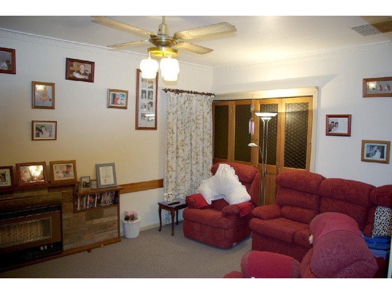 9 Roger Road, Morphett Vale SA 5162