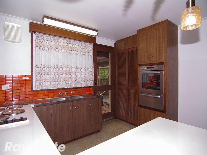 20 Hillcrest Drive, Eden Hills SA 5050