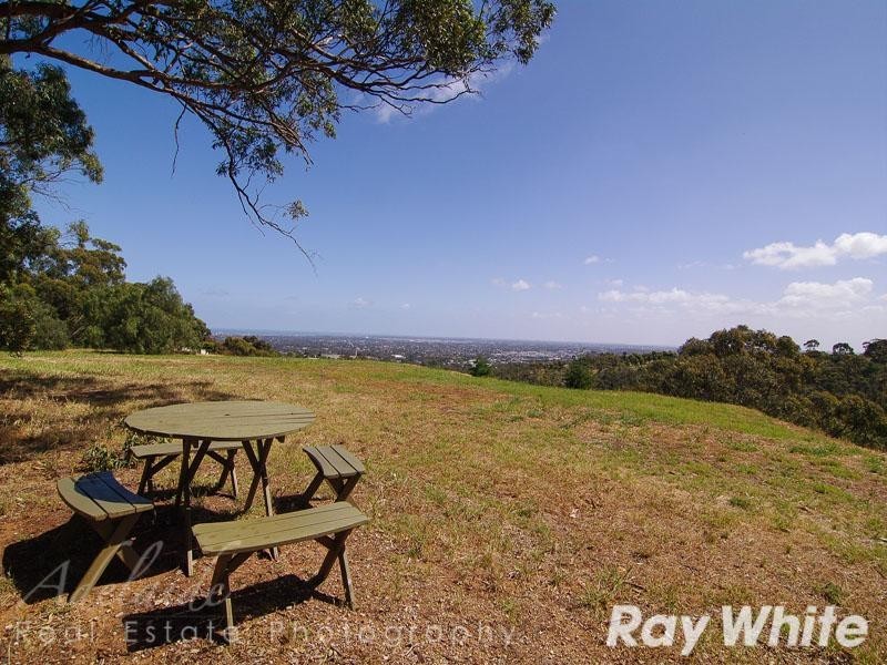 10 Ward Avenue, Eden Hills SA 5050