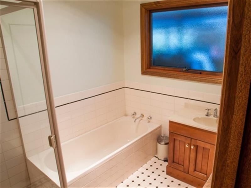 9 Sylvia Court, Coromandel Valley SA 5051