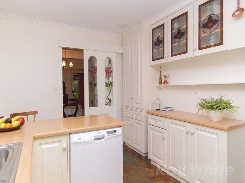 3 Sandow Crescent, Coromandel Valley SA 5051