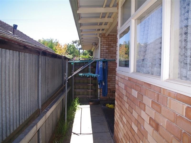 2/5 Barry Road, Oaklands Park SA 5046