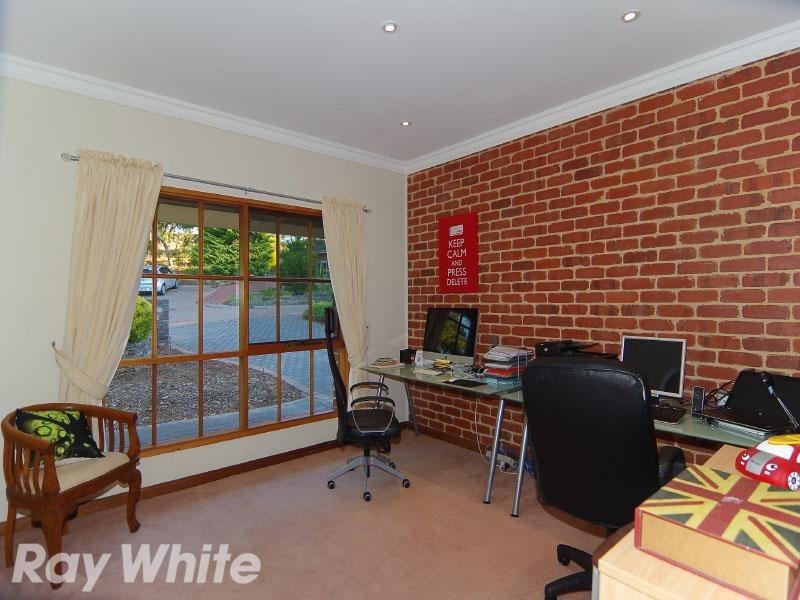 4 Ridgetop Place, Coromandel Valley SA 5051