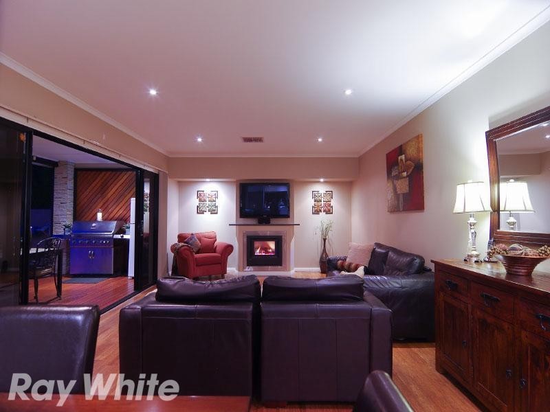 17 heather Drive, Coromandel Valley SA 5051