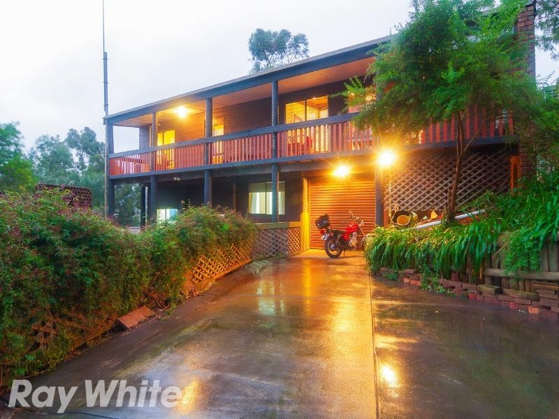 25 Oakdene Crescent, Coromandel Valley SA 5051