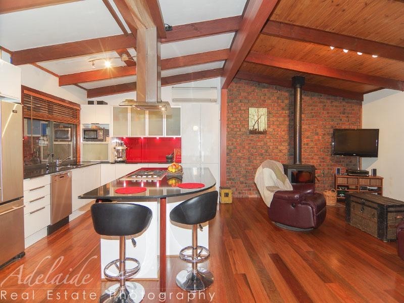 25 Oakdene Crescent, Coromandel Valley SA 5051