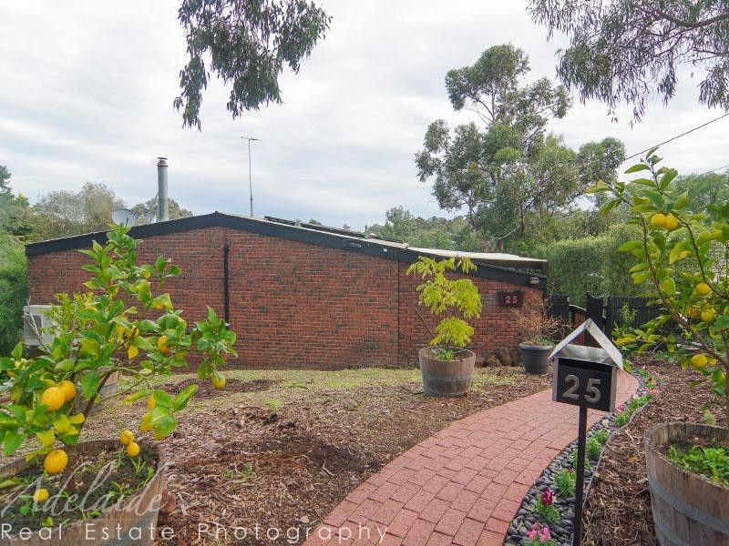 25 Oakdene Crescent, Coromandel Valley SA 5051